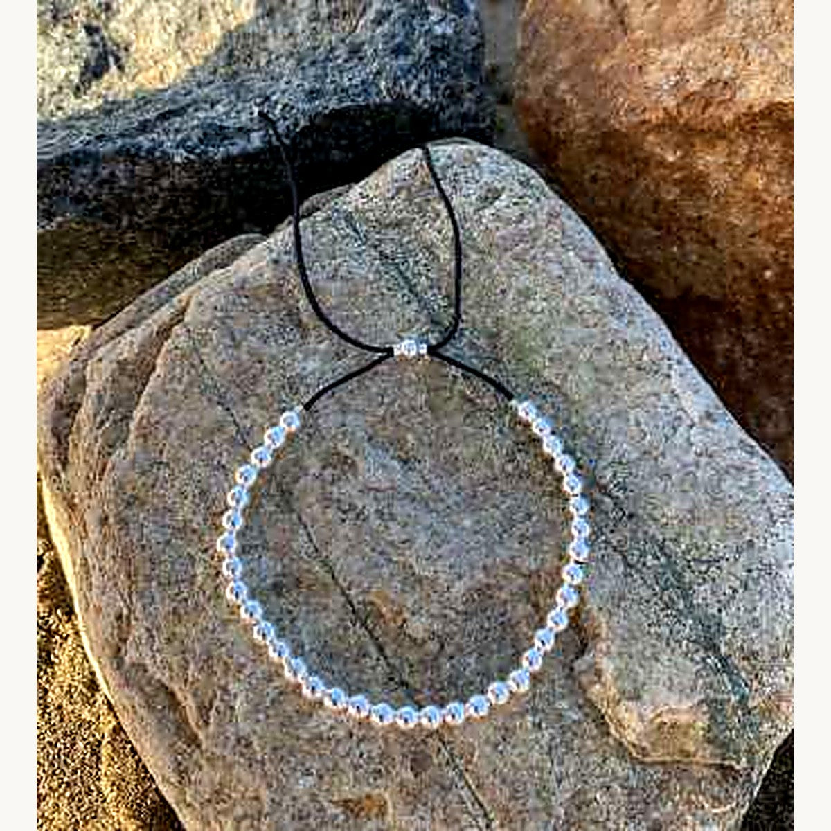Pulsera Hilo Mostacillas Plata